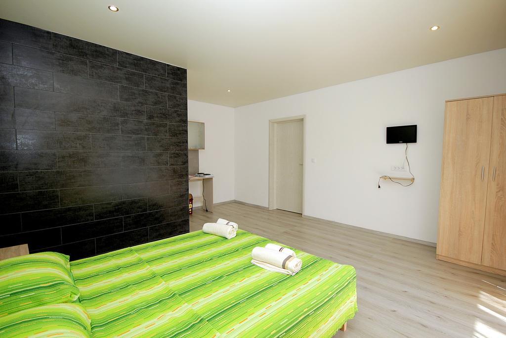 Apartments Victoria 苏托莫雷 外观 照片