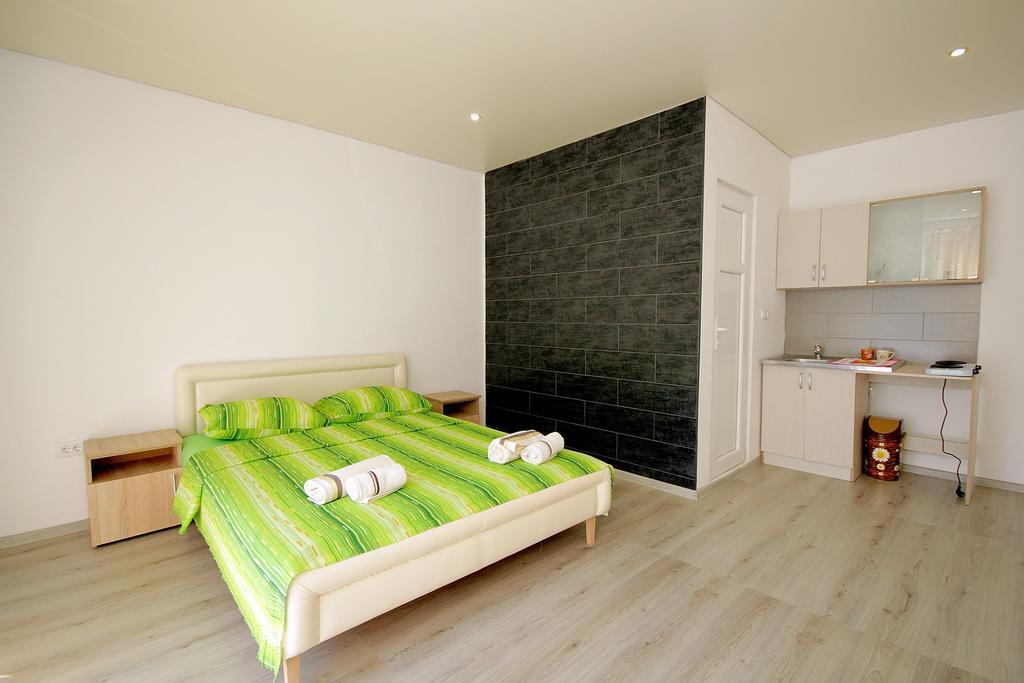 Apartments Victoria 苏托莫雷 外观 照片
