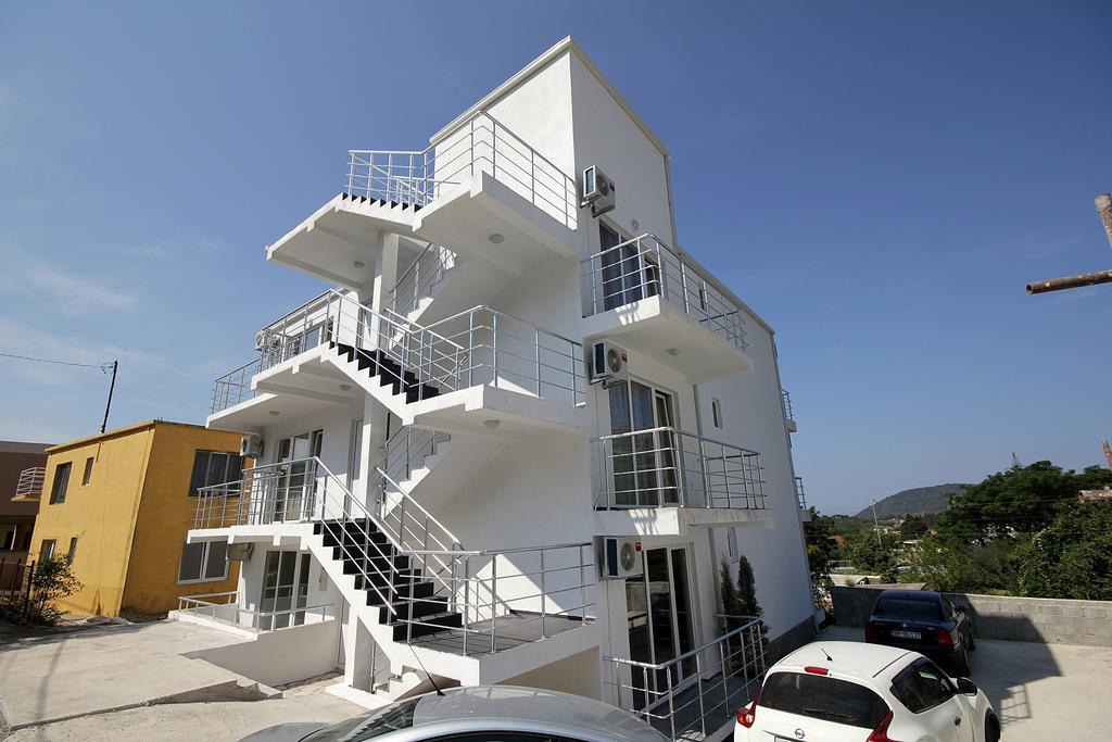 Apartments Victoria 苏托莫雷 外观 照片